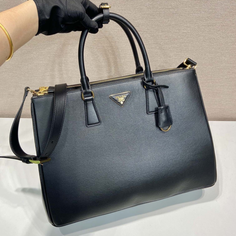 Pra*a top handle bags